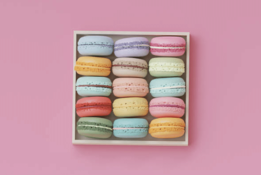15 different color of macaron in a box